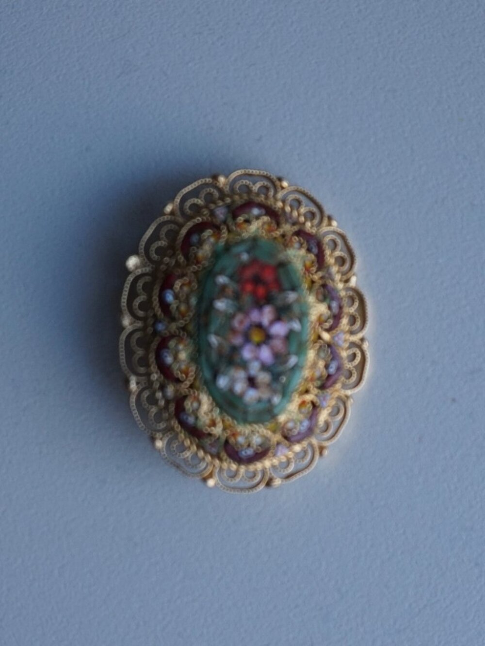 Vintage Italian Millefiori Oval Brooch Made of Glass in a Floral Mosaic Design. - Picture 4 of 4